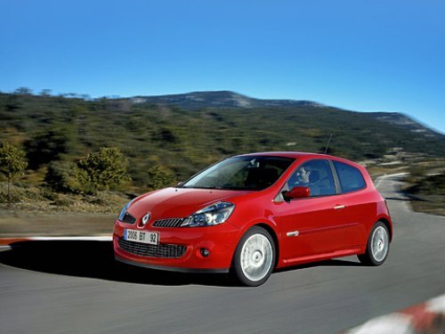 Новый Clio Renault Sport стал больше, безопаснее и комфортнее. Но разве это волнует истинных…