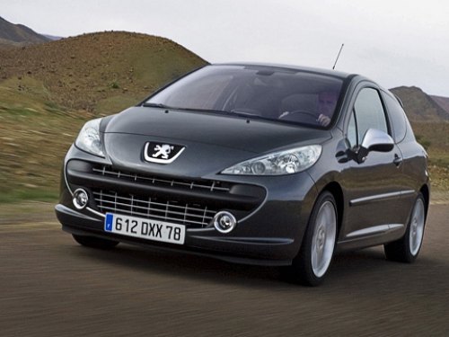 Еще одна французская «зажигалка» — Peugeot 207 RC. В ее активе — 175-сильный мотор, как у MINI…