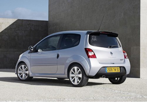 Задний бампер Twingo Renault Sport щеголяет неким подобием диффузора. Но это лишь бутафория.