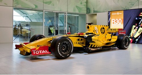 Будь это болид Renault R30 (хотя я очень не люблю использовать применительно к автомобилю слово…