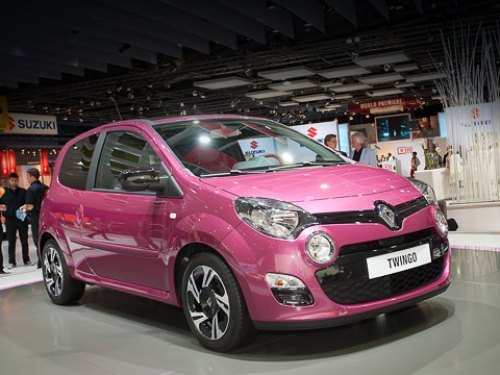 Для малютки Twingo французы приготовили массу вариантов индивидуализации. Можно выбрать из…