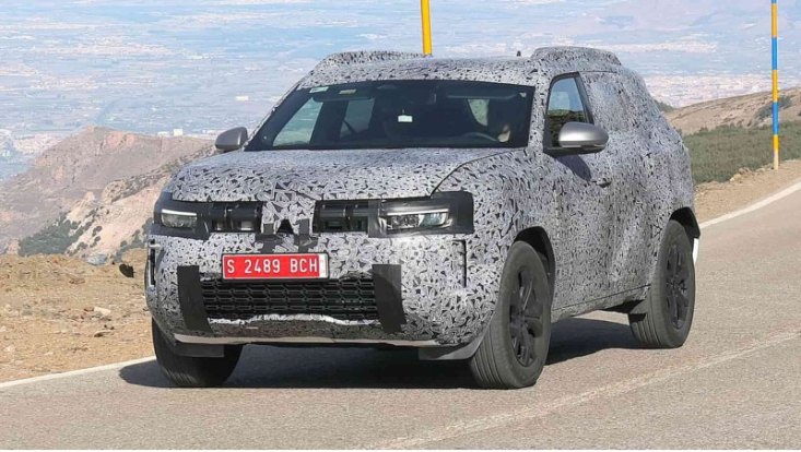 Что касается Европы, то там «Дастер», но уже под брендом Dacia, должен дебютировать в начале 2024…