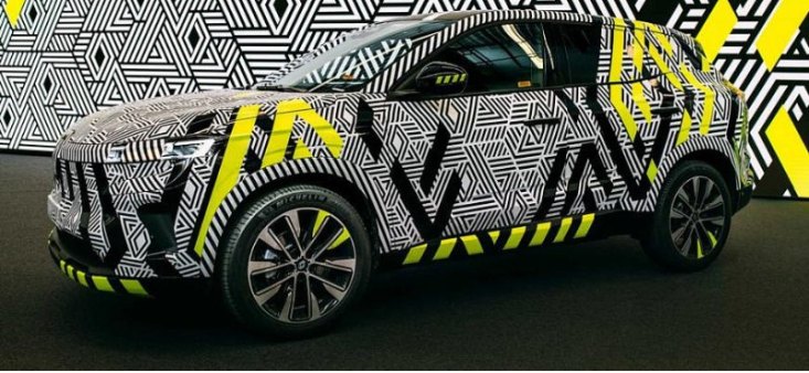 Компания Renault показала официальные фото закамуфлированного прототипа нового кроссовера Renault…