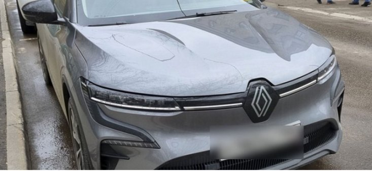 В РФ сфотографировали новый электрический кроссовер Renault Megane