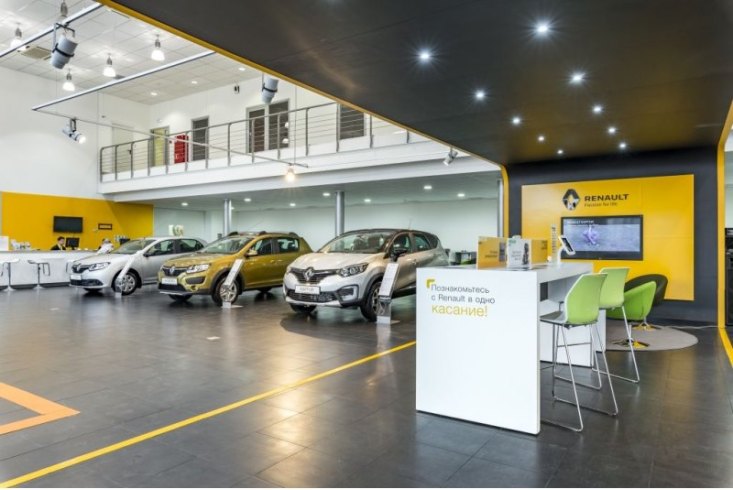 Если говорить о кроссоверах Kaptur и Arkana, то их продажи оказались еще ниже.