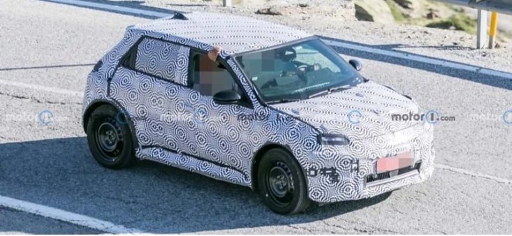 Совершенно новый электромобиль Renault 5 2024 года засветился на тестах