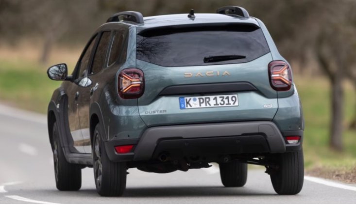 Внутри Dacia Duster отличается экстремальной обивкой со вставками из серой ткани и элементами…