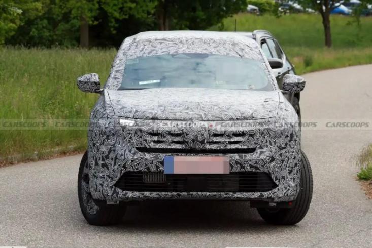 Renault тестирует свой новый кроссовер. Есть первые фото новинки