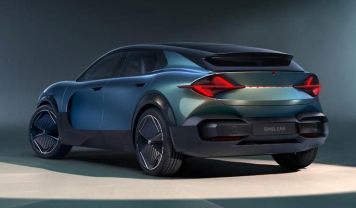 «Это пропорции нашего будущего, — объясняет дизайнер Renault. Новый кроссовер немного ниже, чем…