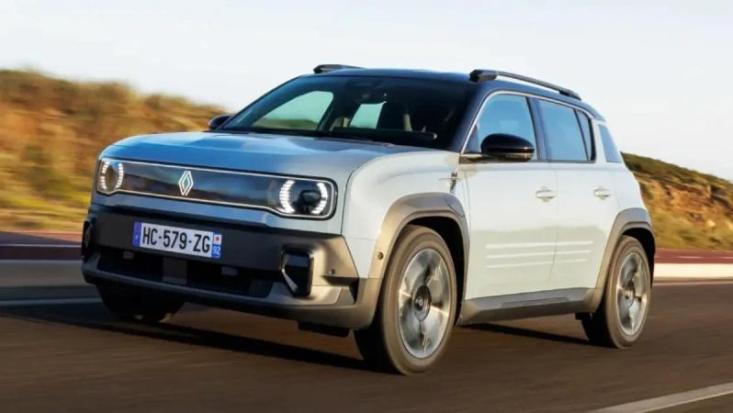 Это Renault 4 и это лучший компактный кроссовер 2025 года