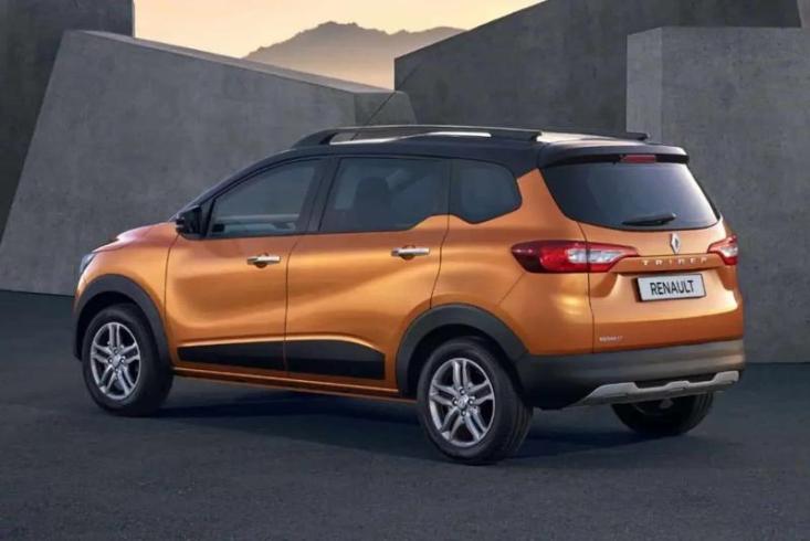 Дорестайлинговый Renault Triber