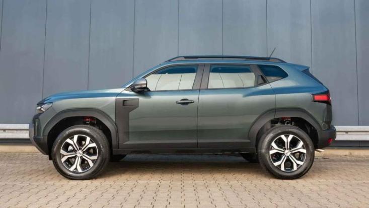 Для нового Dacia Duster придумали версию «на ходулях»