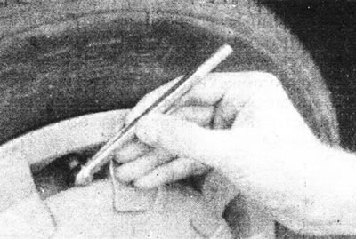 2. Износ протектора можно контролировать простым недорогим устройством, известным как измеритель…