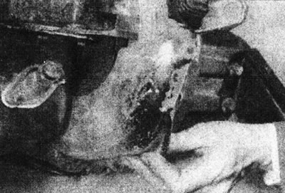 7.5. Зніміце ахоўнае вечка махавік.