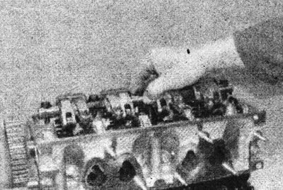 10.2. Выдаліце зборку восі каромыслаў.