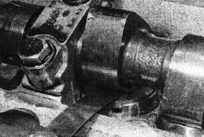 4.6. Measuring valve clearance.