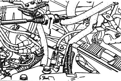 5.26. Механізм уключэння паніжанай перадачы (J) на тросіцы педалі газу.