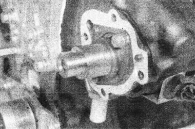 10.12. Intermediate shaft casing gasket on pins.