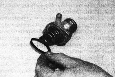 5.11. Усталюйце новае колцавае ўшчыльненне на зборку тэрмастата/вечка яго кажуха - рухавік серыі D.