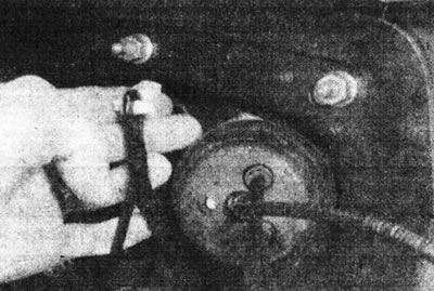 3.4. Connecting the cable to the gas pedal.