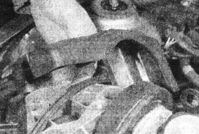 3.5. On some models, to release the gas pedal cable, it is necessary to remove the right engine…