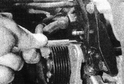 5.43. Disconnect the vacuum hose of the pressure sensor from the intake manifold - F7P engine (with…
