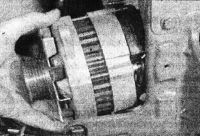 5.50. Remove the generator through the headlight niche - 1764 cm³ engine (F7P).
