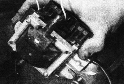 4.4 Remove the ignition module.