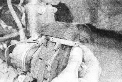 9.4b....І выдаліце мантажную пласціну калодак.