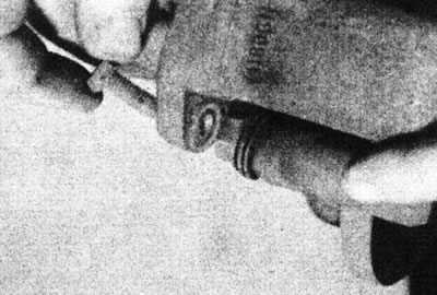 9.19b....затым выміце ніты і зніміце суппорт.