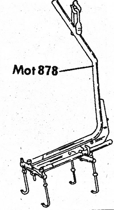 1.49 Выкарыстоўваная ў майстэрнях Renault клямар для ўздыму рухавіка V6. Гаплікі ў ніжняй частцы…