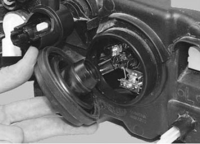 Как поменять лампочки на логане Repair of headlights, lighting and signaling of cars Renault Logan 1 (petrol, 20
