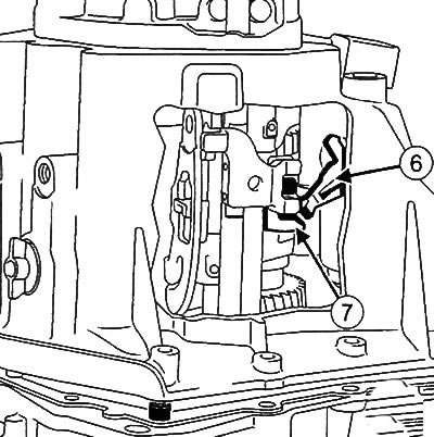 Установить картер коробки передач, направив палец переключения (6) в вилку третьей передачи (7).