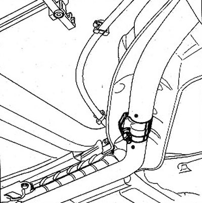 6.7а Хомут разверните так, чтобы болт и гайка зажима располагались вертикально