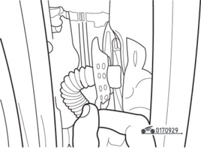 Мал. 9.29. Адлучэнне ад бакавых дзвярэй гумовага ўшчыльнення