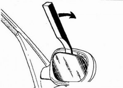 1. Снимите стекло зеркала.